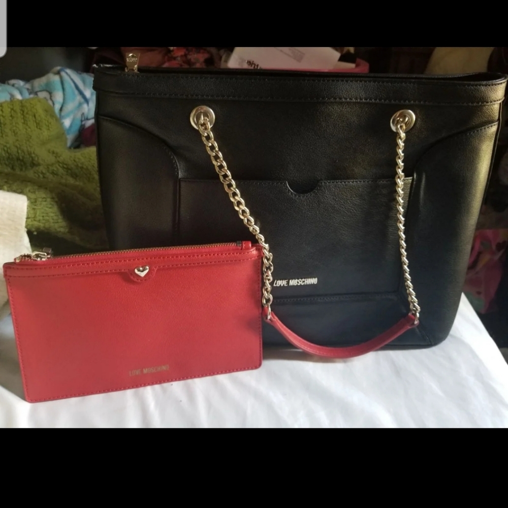 Moschino purse and pouch